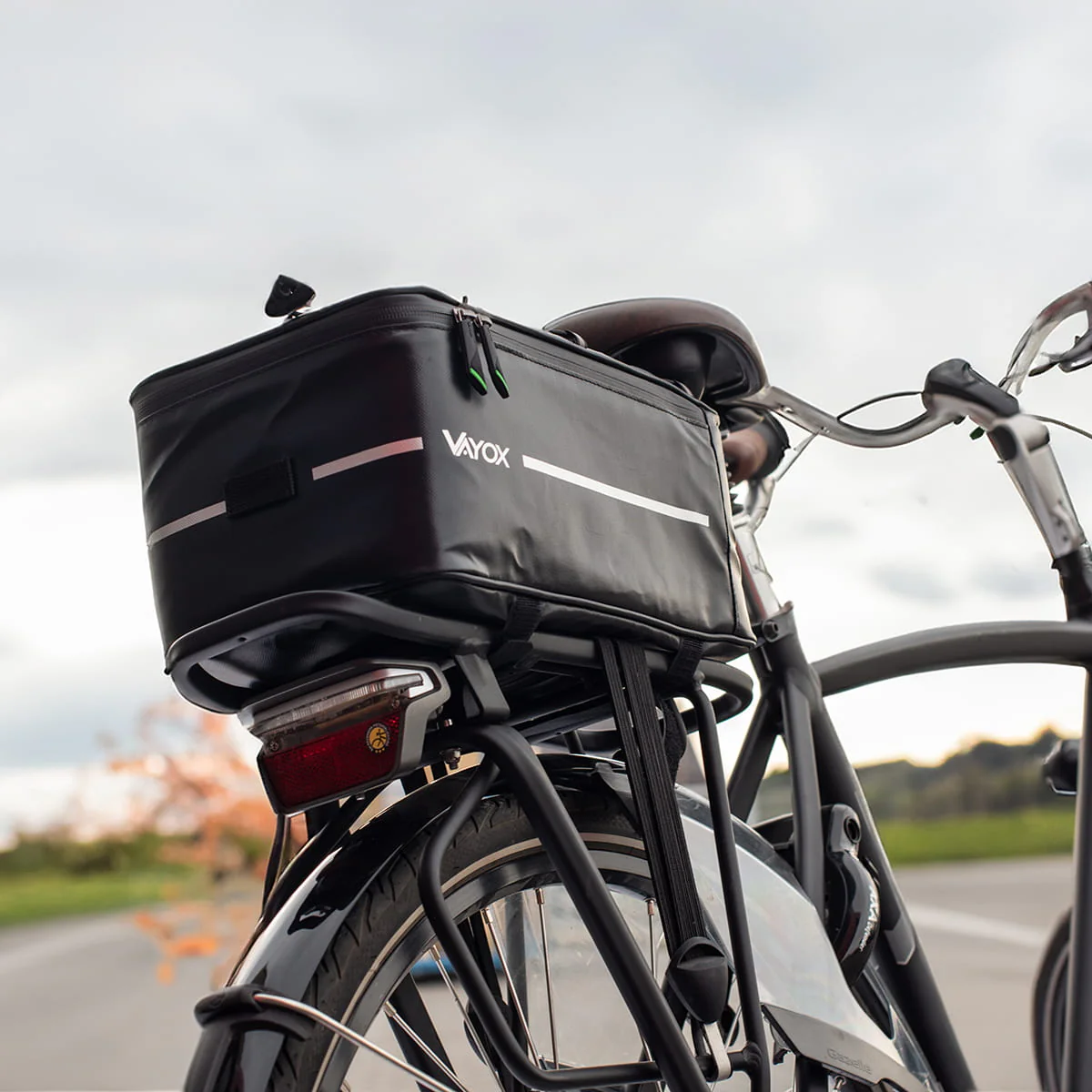 Fahrradtasche für Gepäckträger, Vayox VA0166 8L, Schwarz - Image 3