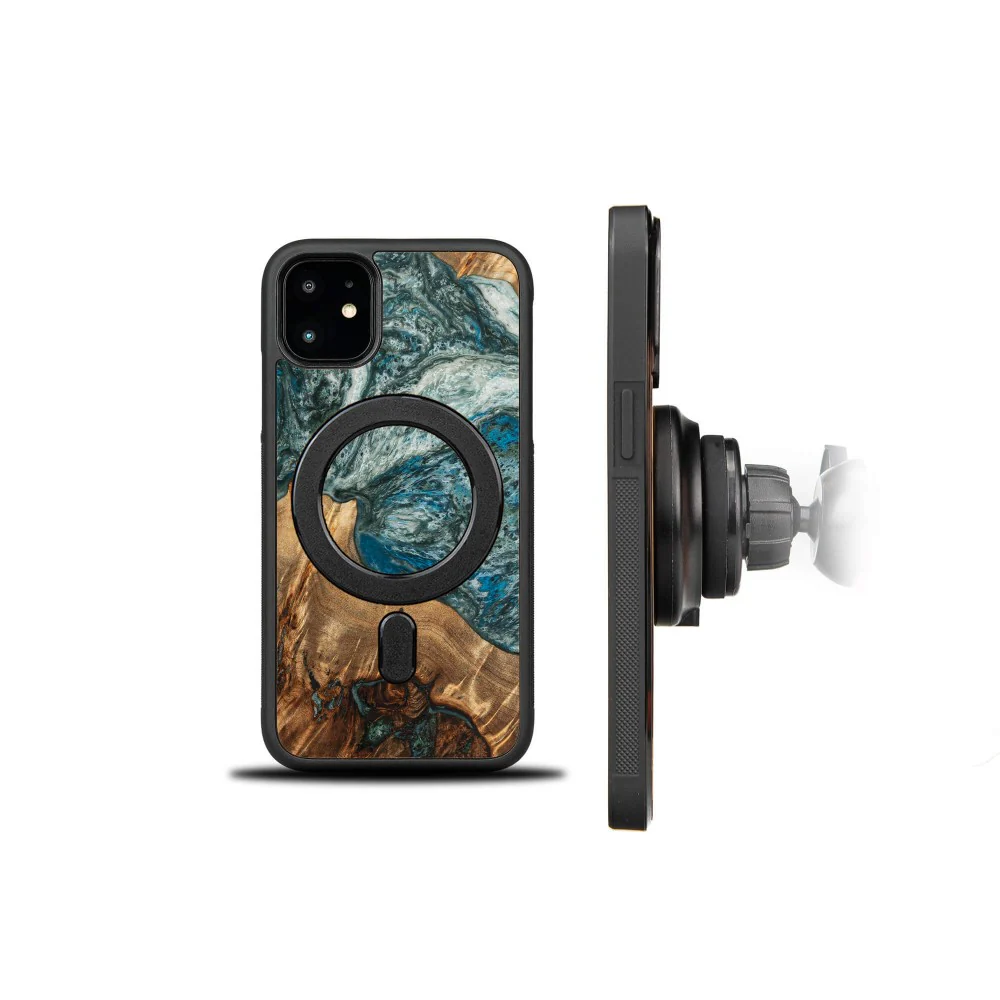 Holzhülle für iPhone 11, Bewood Unique Planets Erde für MagSafe - Image 2