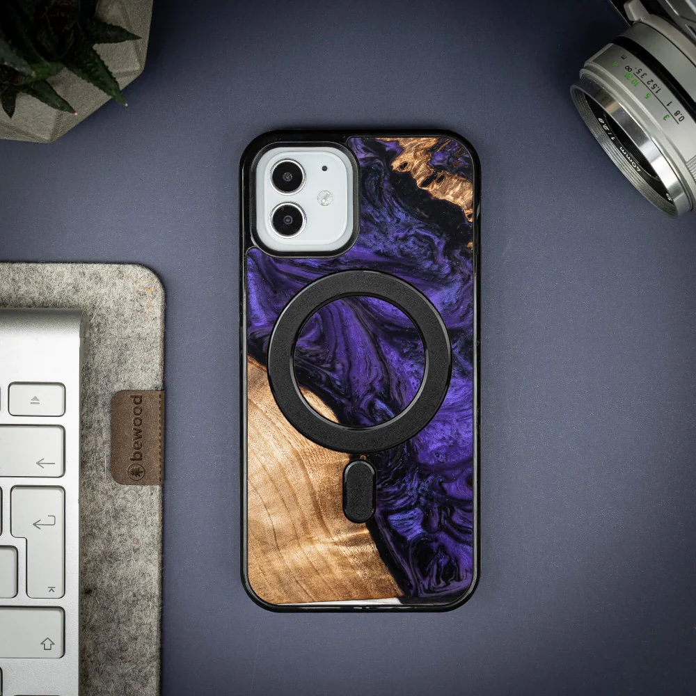 Holzhülle für iPhone 12 Pro / 12, Bewood Unique Violet für MagSafe - Image 3