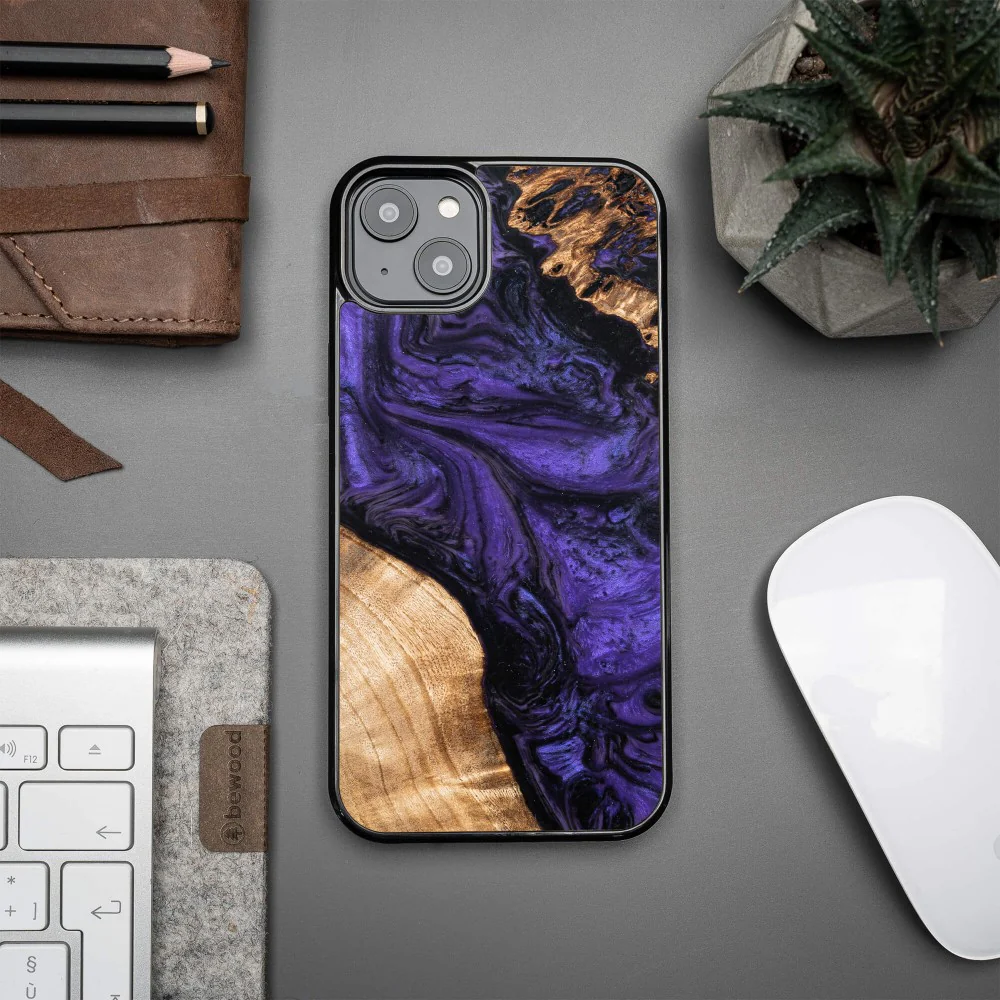 Holzhülle für iPhone 15 Plus, Bewood Unique Violet - Image 2