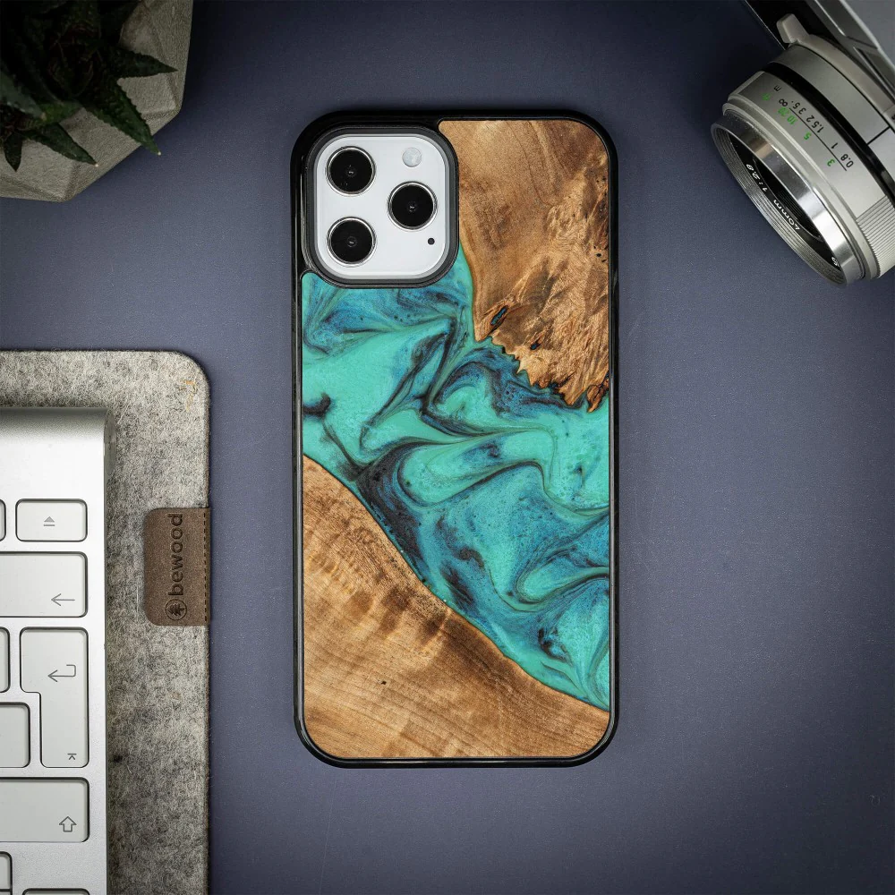 Holzhülle für iPhone 12 Pro Max, Bewood Unique Turquoise - Image 2