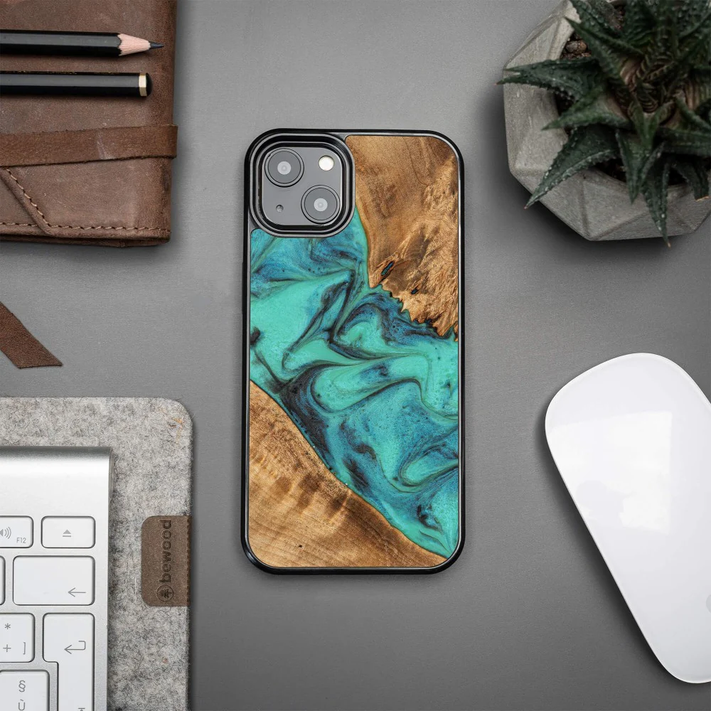 Holzhülle für iPhone 13, Bewood Unique Turquoise - Image 2