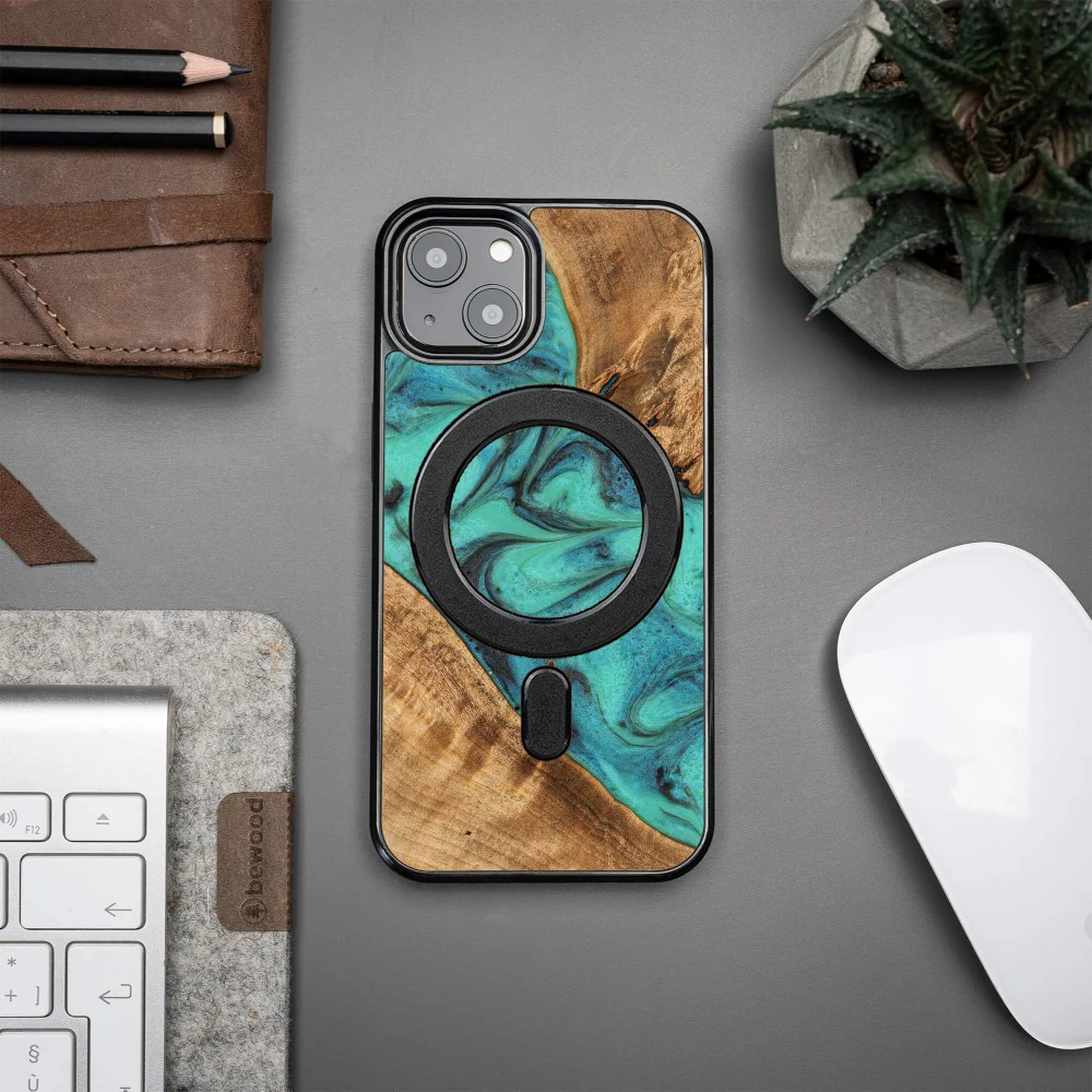 Holzhülle für iPhone 13, Bewood Unique Turquoise für MagSafe - Image 3