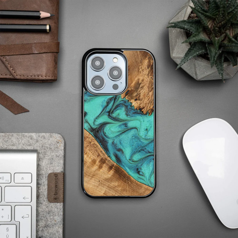 Holzhülle für iPhone 14 Pro, Bewood Unique Turquoise - Image 2