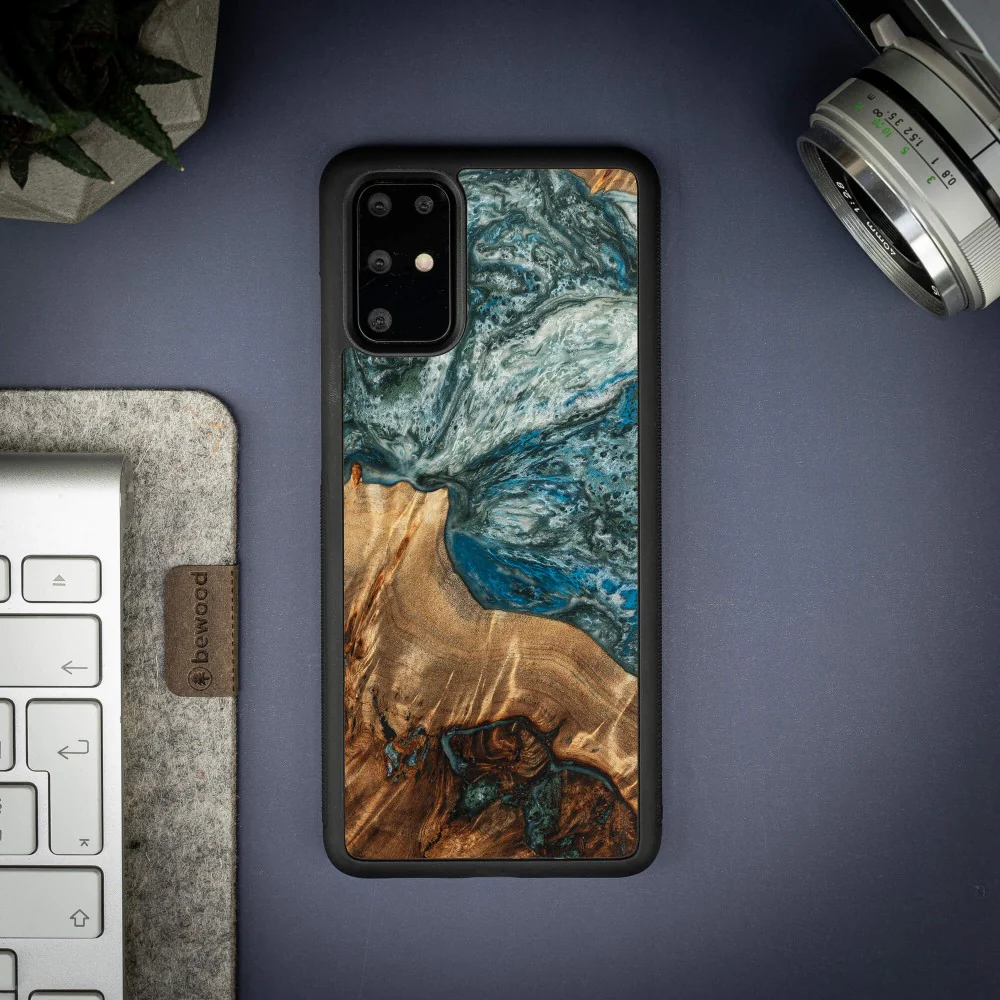 Holzhülle für Galaxy S20 Plus, Bewood Unique Planets Erde - Image 3