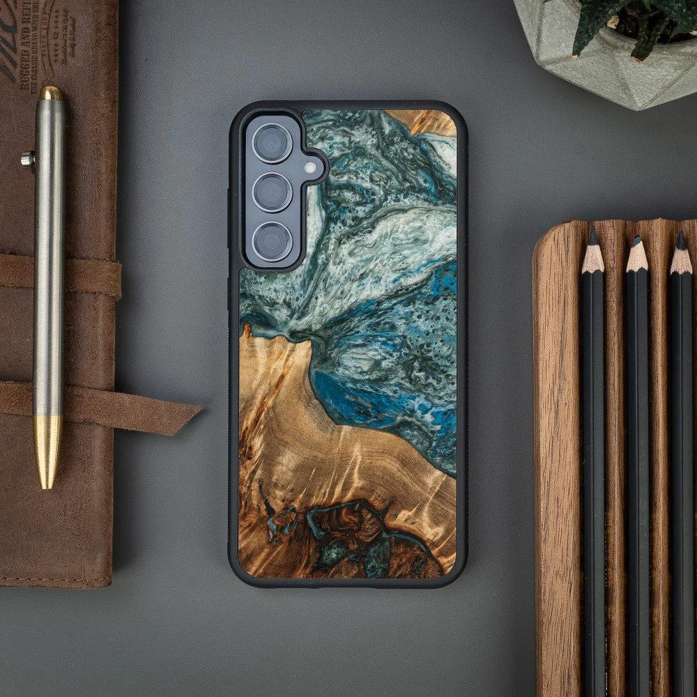 Holzhülle für Galaxy S23 FE, Bewood Unique Planets Erde - Image 11