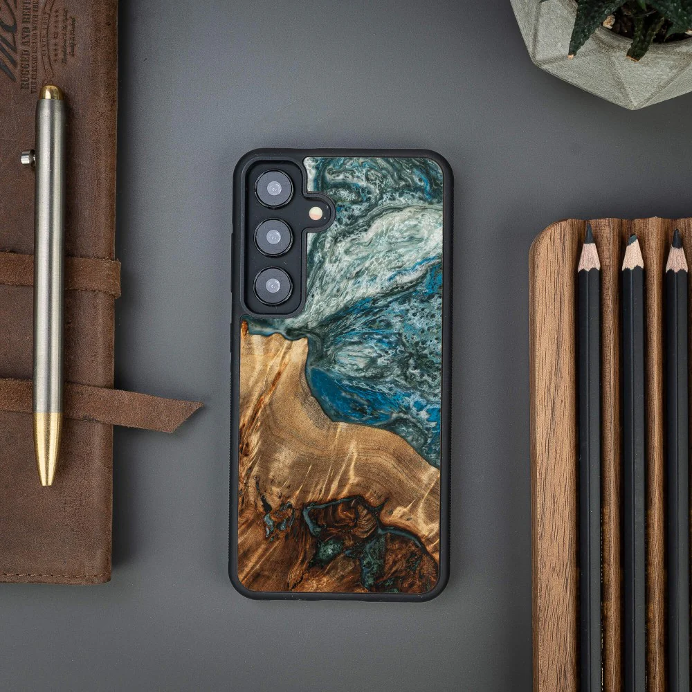 Holzhülle für Galaxy S24, Bewood Unique Planets Erde - Image 4