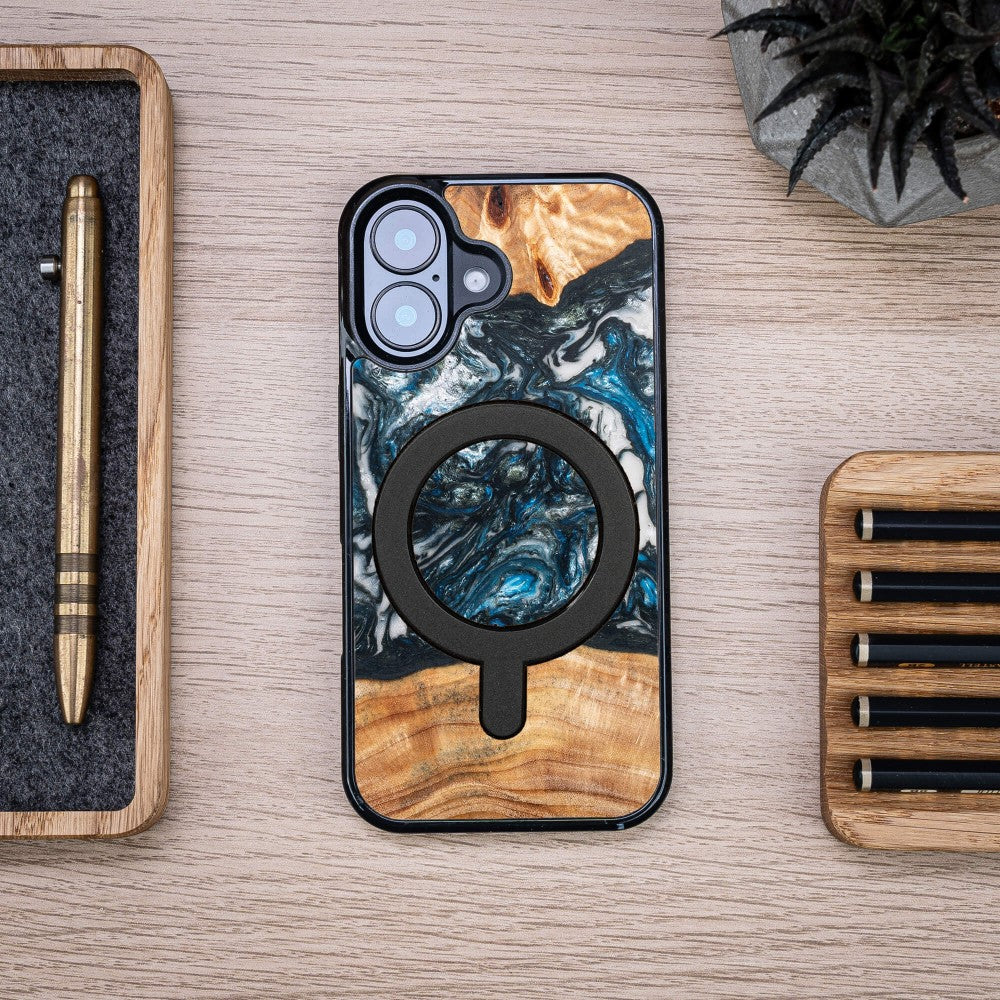 Holzhülle für iPhone 16, Bewood Unique Planets Erde für MagSafe - Image 4