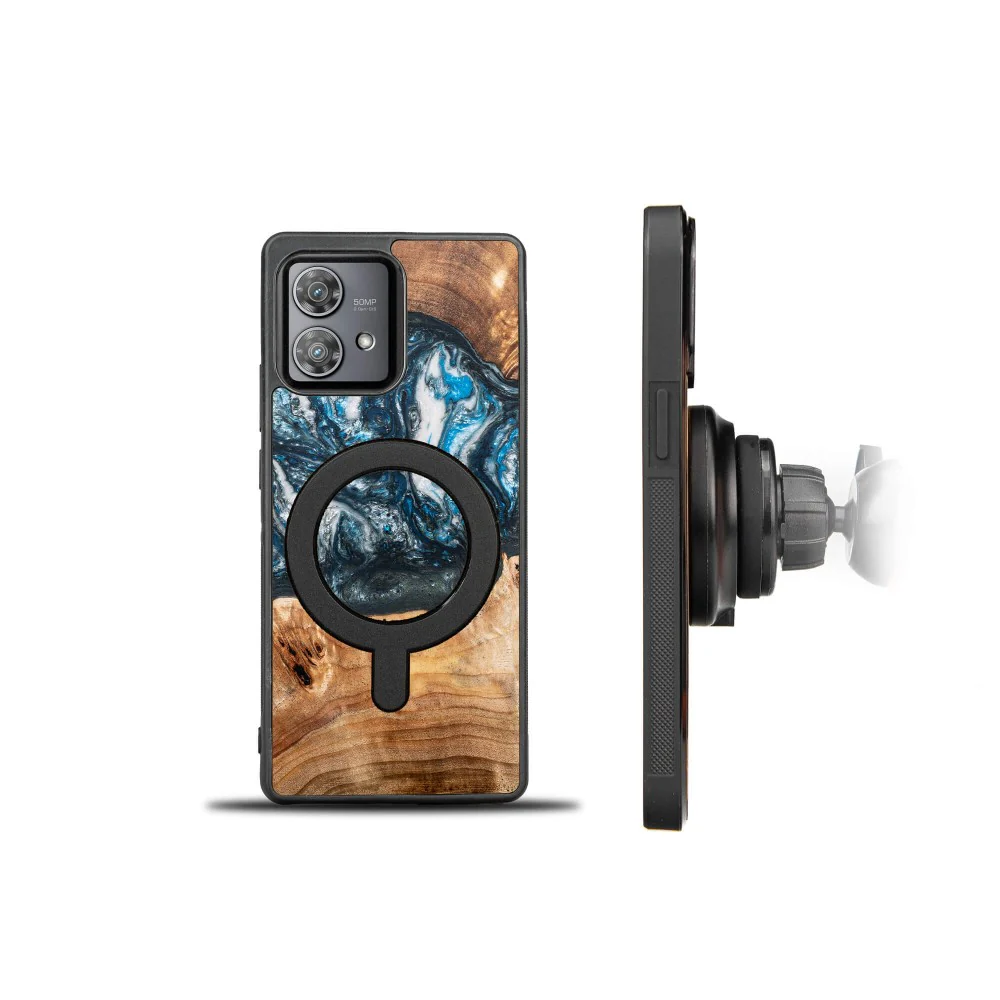 Holzhülle für Motorola Edge 40 / 40 Neo, Bewood Unique Planets Erde für MagSafe - Image 2