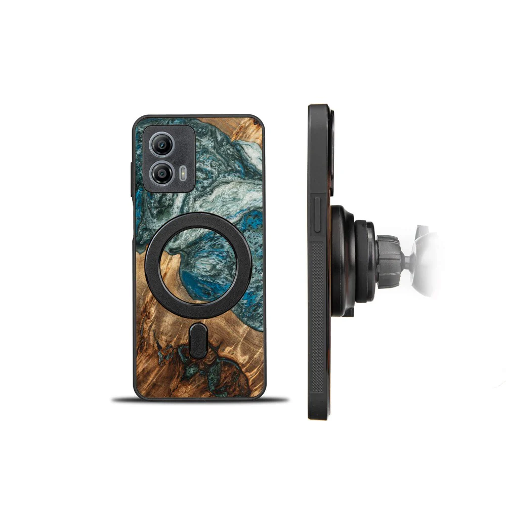 Holzhülle für Motorola Moto G73 5G, Bewood Unique Planets Erde - Image 2