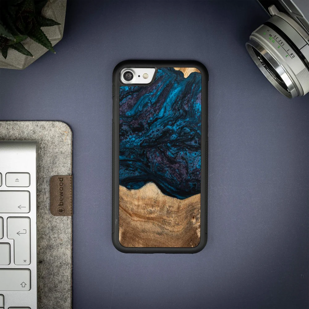 Holzhülle für iPhone SE 2022 / 2020 / 8 / 7, Bewood Unique Planets Neptun - Image 2