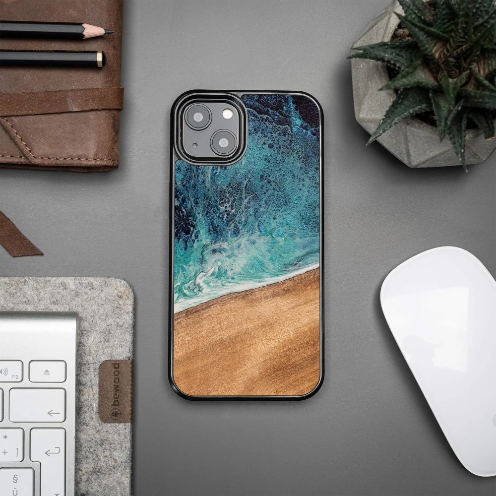 Holzhülle für iPhone 13, Bewood Unique Dream Island, Blau-Braun - Image 4