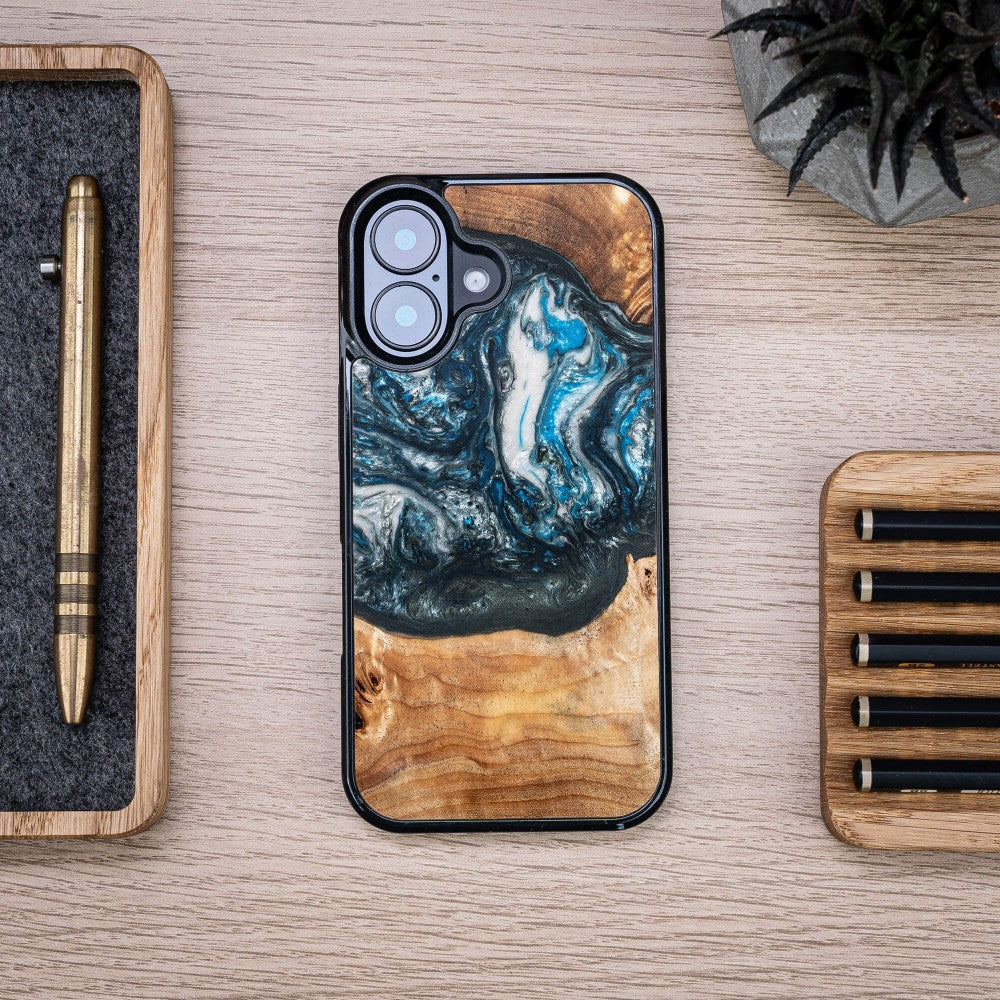Holzhülle für iPhone 17, Bewood Unique Planets Erde - Image 3