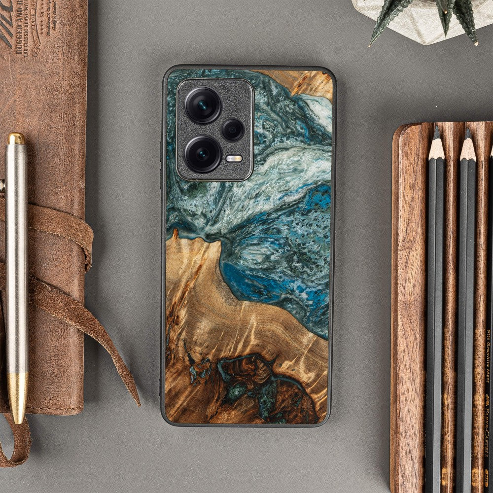 Holzhülle für Xiaomi Redmi Note 12 Pro+ 5G, Bewood Unique Planets Erde - Image 3