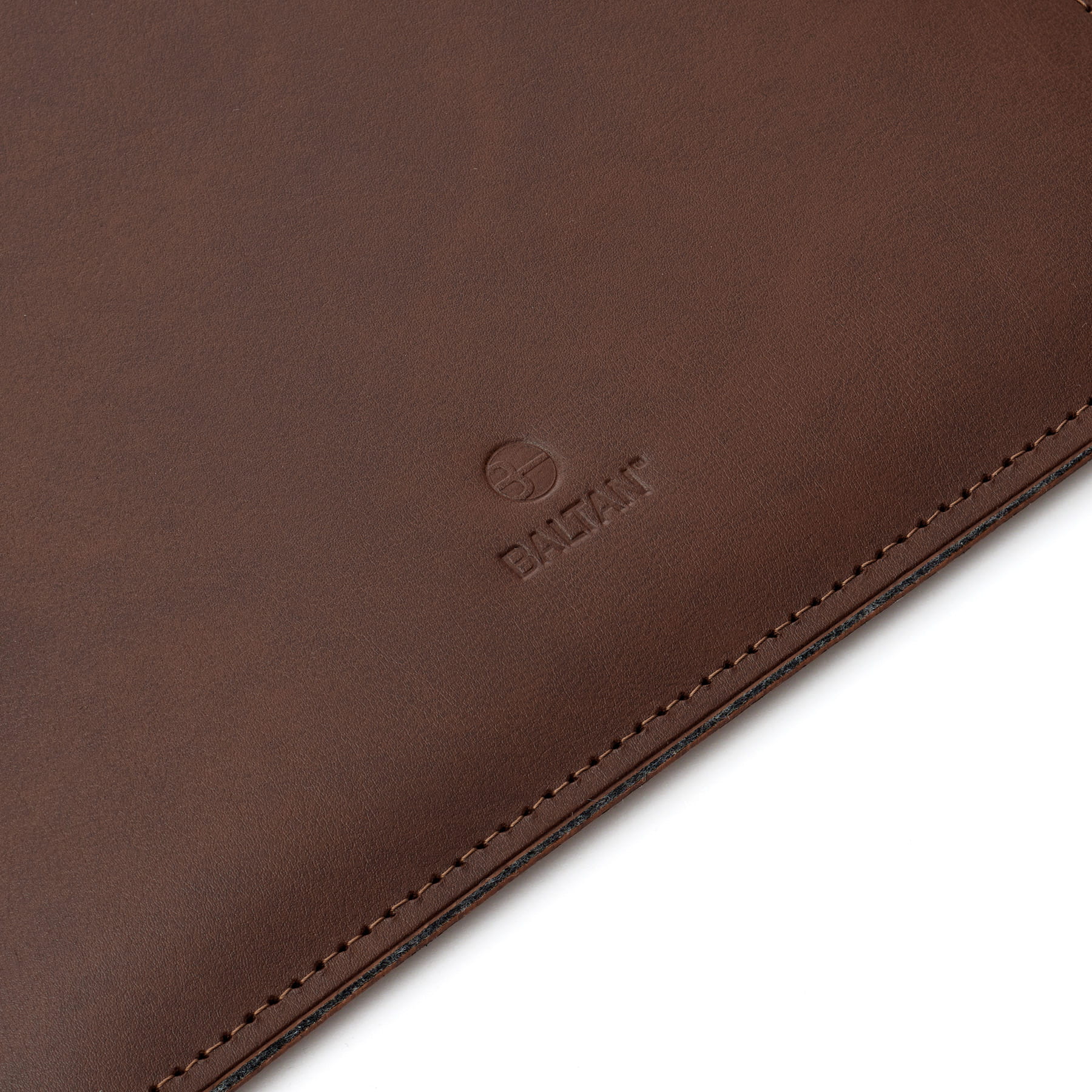 Hülle für MacBook Air 15" M3, Baltan Sleeve Premium, Dunkelbraun - Image 5