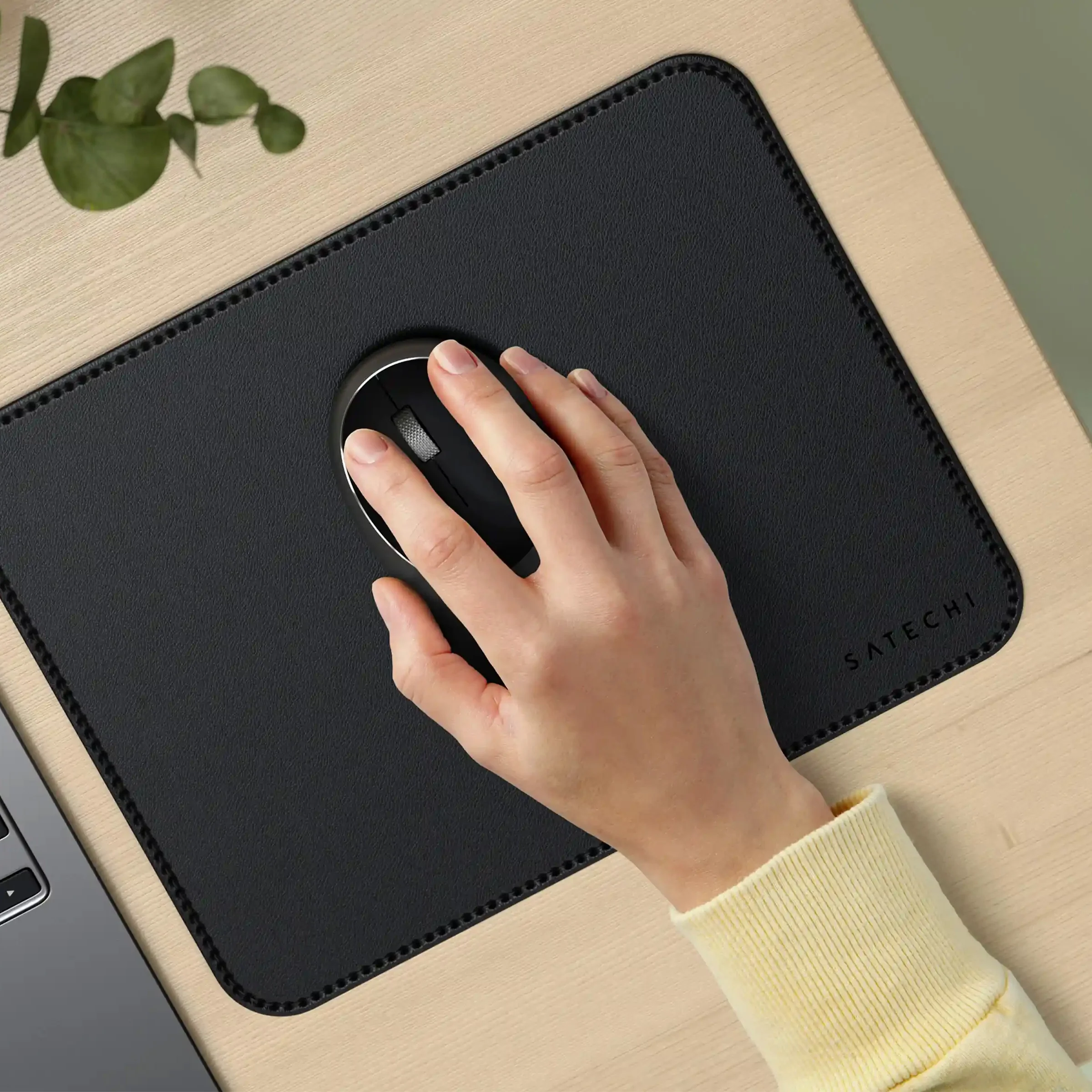 Mauspad aus veganem Leder für den Schreibtisch, Satechi Premium Mouse Pad, Schwarz - Image 7